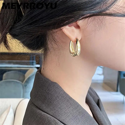 Vintage Smooth Metal Hoop Earrings For Woman